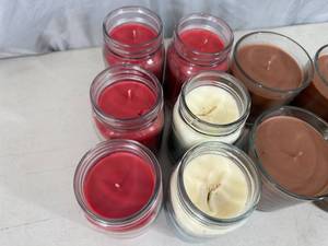 lot 179 image: 10 New Soy Blend Candles