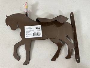 lot 318 image: New Metal Horse Design Squirrel Corn Feeder