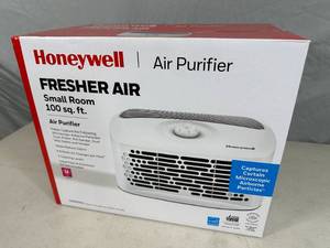 lot 15 image: New Honeywell Fresher Air - Air Purifier