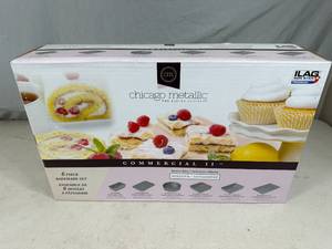lot 27 image: New Chicago Metallic Commercial II 6 Piece Bakeware Set