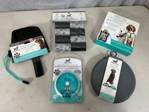 lot 92 image: New Dog  Cat Pet Care Items
