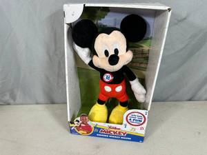 lot 97 image: New Disney Junio Mickey -Singing
