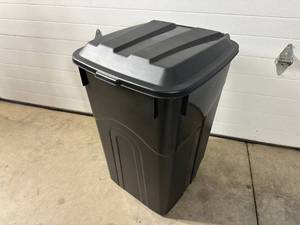 lot 5 image: New 45 Gallon Trash Can on Wheels