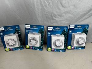 lot 152 image: 4 New Philips Programmable Light Timers