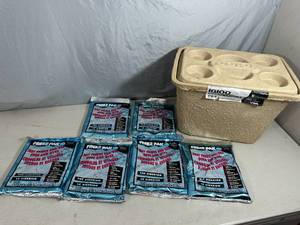 lot 282 image: New Igloo Cooler and 6 Large Freez Packs