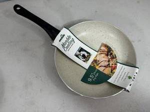 lot 265 image: New 9.5 Inch Frying Pan with Non-Stick Marble Coating
