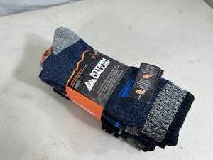 lot 302 image: 4 New Pair Thermal Boot Socks