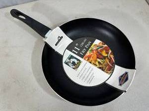 lot 329 image: New 11 inch Aluminum Non-Stick Frying Pan
