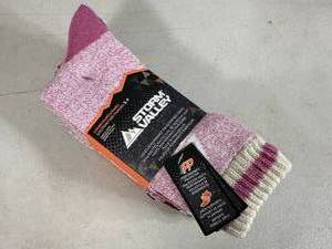 lot 330 image: 3 New Pair Thermal Boot Socks