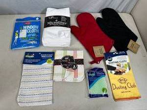 lot 334 image: New Towels, Cleaning Cloths, Pot Holders, Sponge, Etc