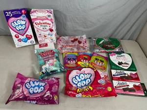 lot 346 image: New Andes Mints, Blow Pops, and More