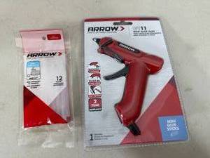 lot 143 image: New Arrow Mini Glue Gun with New Glue Sticks