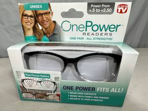 lot 147 image: New Unisex One Power Readers