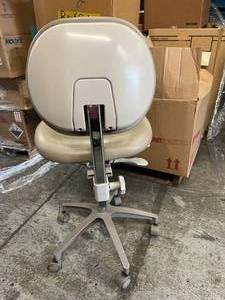 lot 25 image: MSRP $1600 &nbspA-dec 1601&nbspHeight Adjustable DoctorDental Clinic Swivel Chair - Great Condition