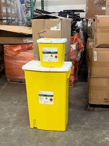 lot 54 image: Lot of 5 Each Small & Large New Covidien SharpSafety Chemotherapy Containers with Lids