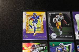 Justin Jefferson Football Card Lot  9 Card w Gridiron Kings Rookie Card
