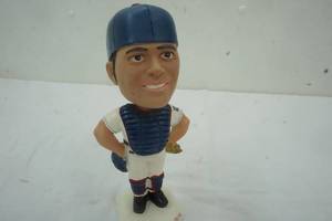 lot 2 image: 2001 Twins #7 Rodriguez Bobblehead (no box)