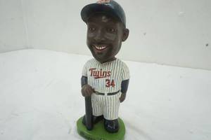 lot 13 image: Twins #34 Kirby Puckett Bobblehead
