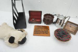 lot 17 image: File Organizers, Home Decor