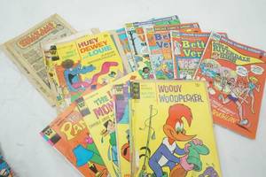 lot 18 image: Variety of Comic Books