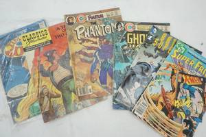 lot 19 image: Variety of Comic Books