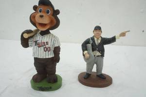 lot 37 image: Twins Tc the Bear and Umpire