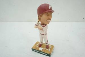lot 46 image: Phillies # 20 Mike SChmidt Bobblehead