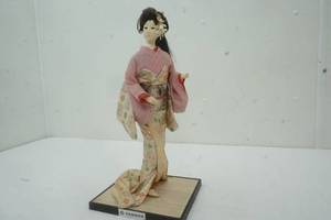 lot 67 image: Kyugetsu Doll  17 Tall