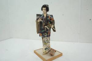 lot 68 image: Kyugetsu Doll  17 Tall
