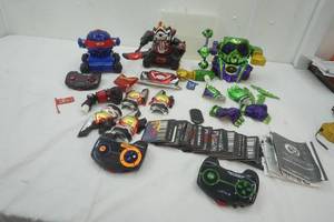 lot 117 image: Rumble Robots Game with accessories