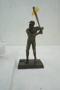 lot 119 image: Tony Oliva Statue