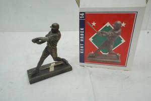 lot 120 image: Twins #14 Kent Hrbek Statue