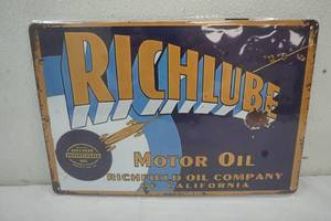 lot 130 image: 8 x 12 Tin Motor Oil Rich Lube