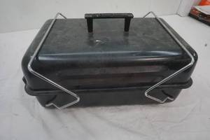 lot 177 image: Table Top Grill missing valve regulator