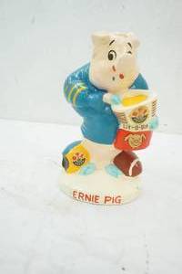 lot 204 image: Vintage Ernie Pig Ceramic Coin Bank