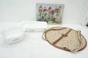 lot 211 image: Corningware baking dishes, Glass Square Trivet