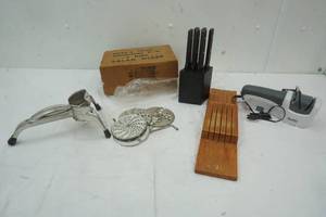 lot 222 image: Knife sharpener, knifes, salad 5 disc maker,