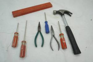 lot 231 image: Tools, Hammer, screwdrivers