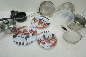 lot 235 image: Kitchenware