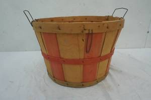 lot 237 image: Apple Basket