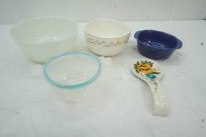 lot 241 image: Variety of Kitchen bowls