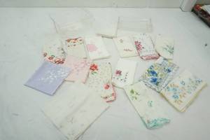 lot 242 image: Variety of Vintage Ladies handkerchiefs