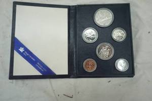 lot 258 image: Royal Canadian Mint coins