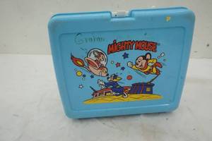 lot 260 image: Vintage Plastic Lunch Box Mighty Mouse with Thermos