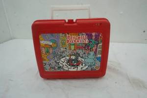 lot 272 image: Vintage Pee-Wees Playhouse and Thermos lunch box