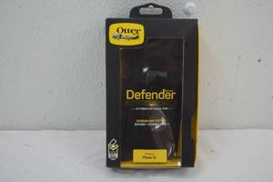 lot 280 image: Otterbox Defender