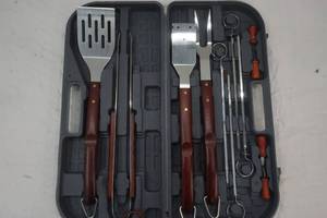 lot 284 image: BBQ tool kit