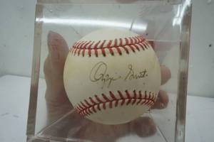 lot 292 image: Ozzie Smith signed baseball