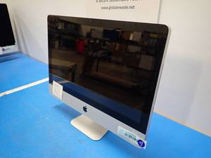 lot 10 image: Apple&nbspiMac11,2 A1311 AIO PC &nbspINTEL CORE I3 540 3.1 Ghz  8GB DDR3 SDRAM  500GB HD  Includes IOS and power cable  small chip in screen