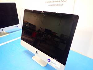lot 11 image: Apple&nbspiMac18,2 A1418 AIO PC &nbspINTEL(R) CORE(TM) I5-7400 CPU  3.00GHZ  8GB DDR3 SDRAM  1TB HD  28GB HD  Includes IOS and power cable  cracked glass